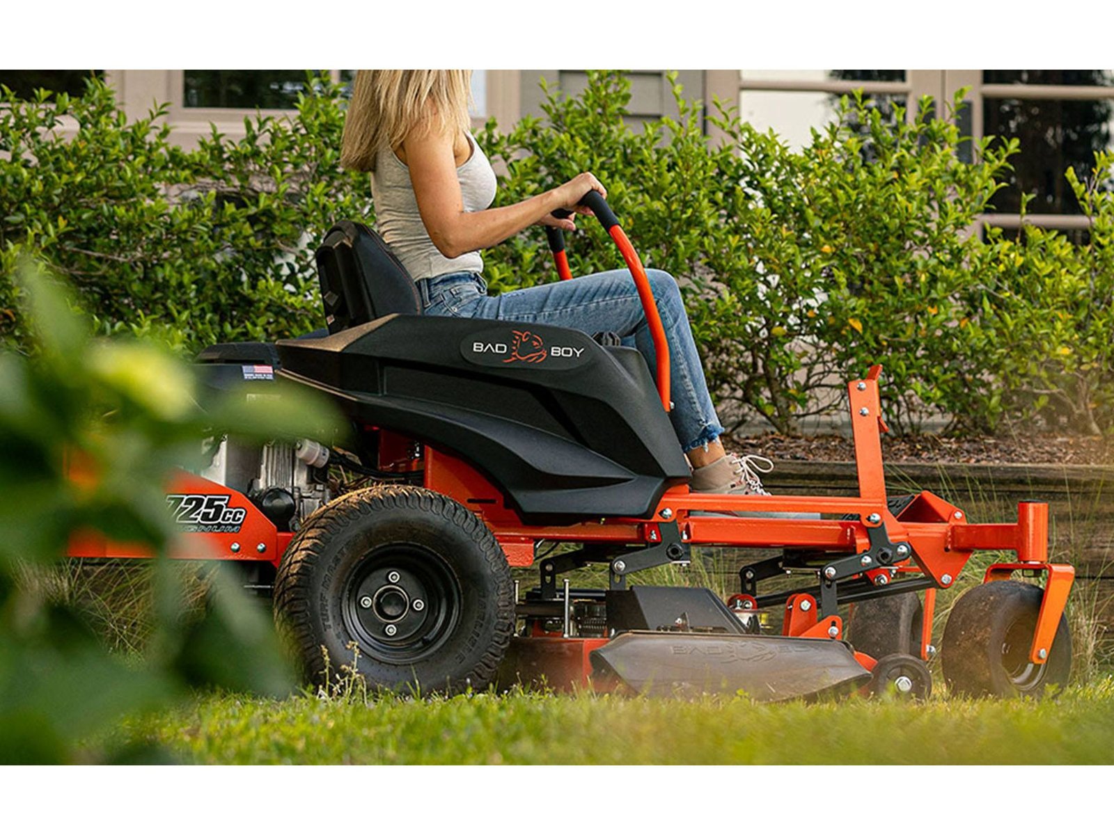 Bad Boy Magnum 54 in. 24 HP Gas Zero-Turn Mower thumbnail 2