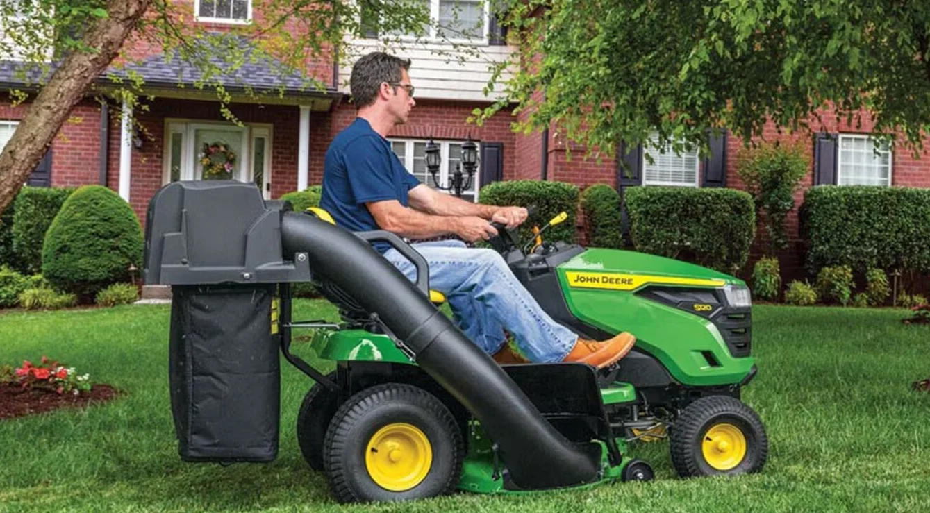John Deere S120 Mower  42 in. 22 HP V-Twin Gas Hydrostatic Riding Lawn Mower thumbnail 5